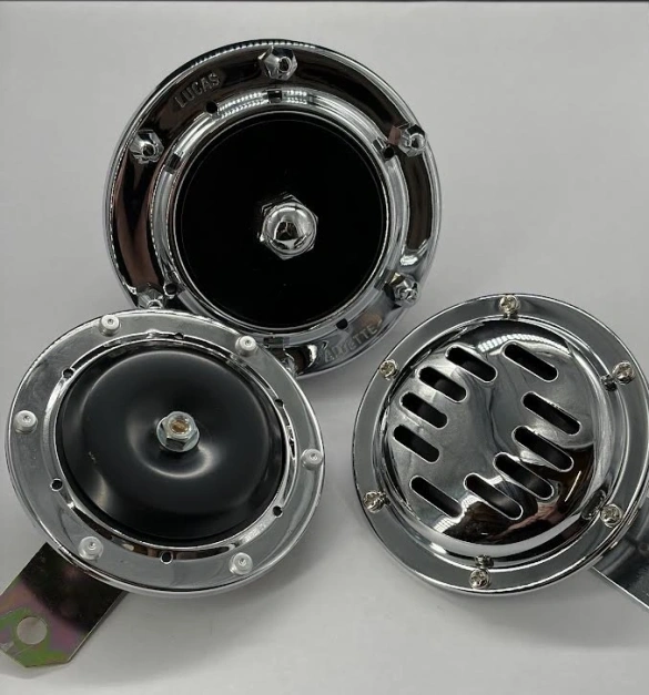 12 V