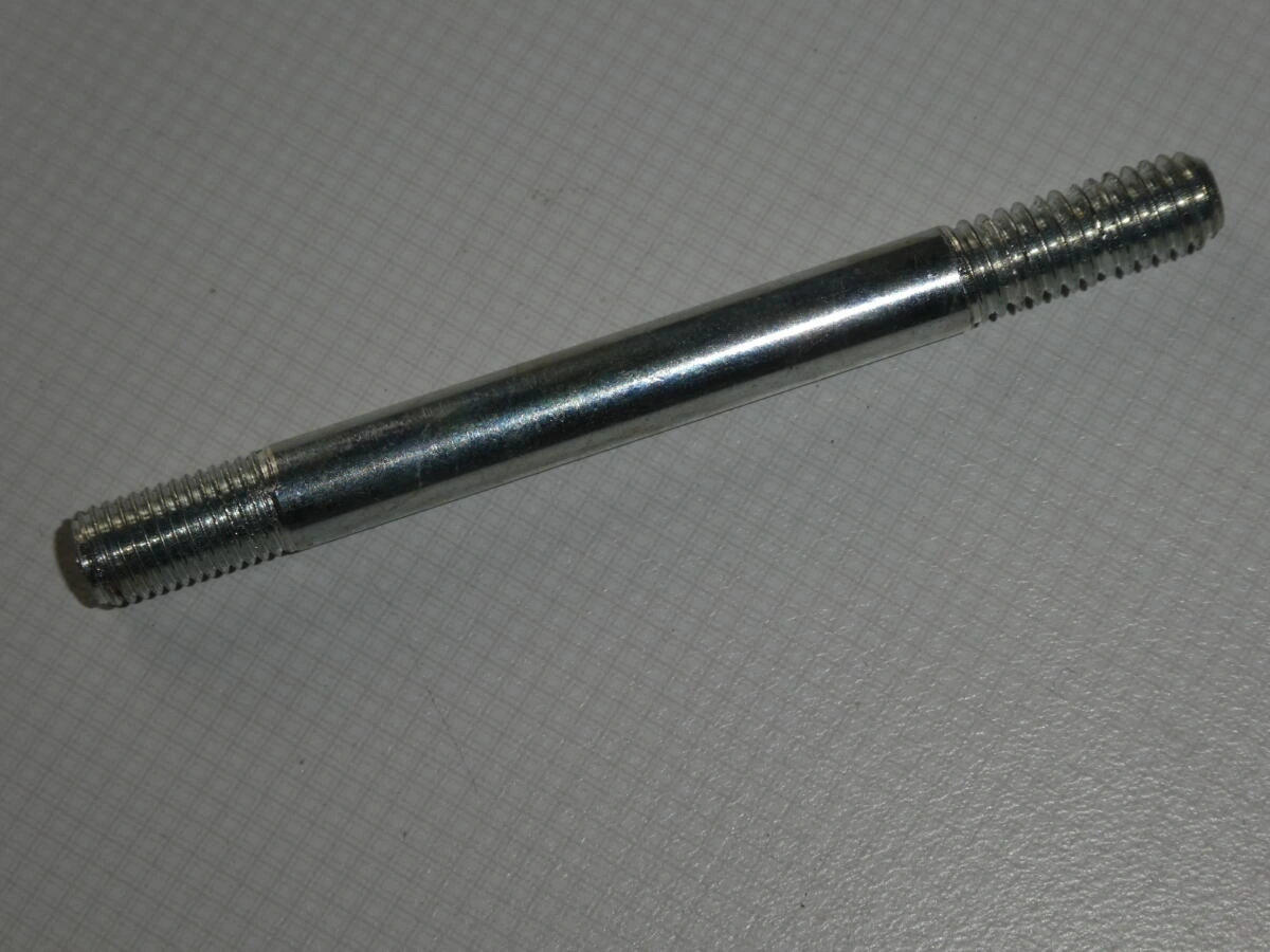 Stud side cover gearbox