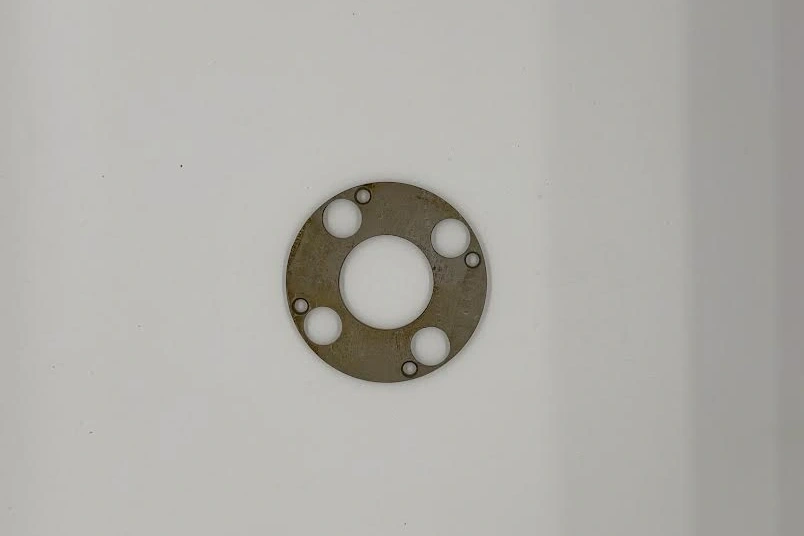 Clutch retaining plate outer