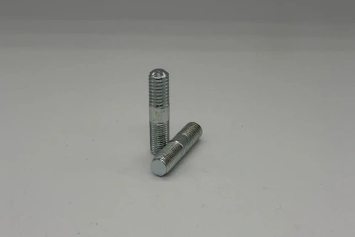 Stud cylinder/crankcase(2) T120, TR6