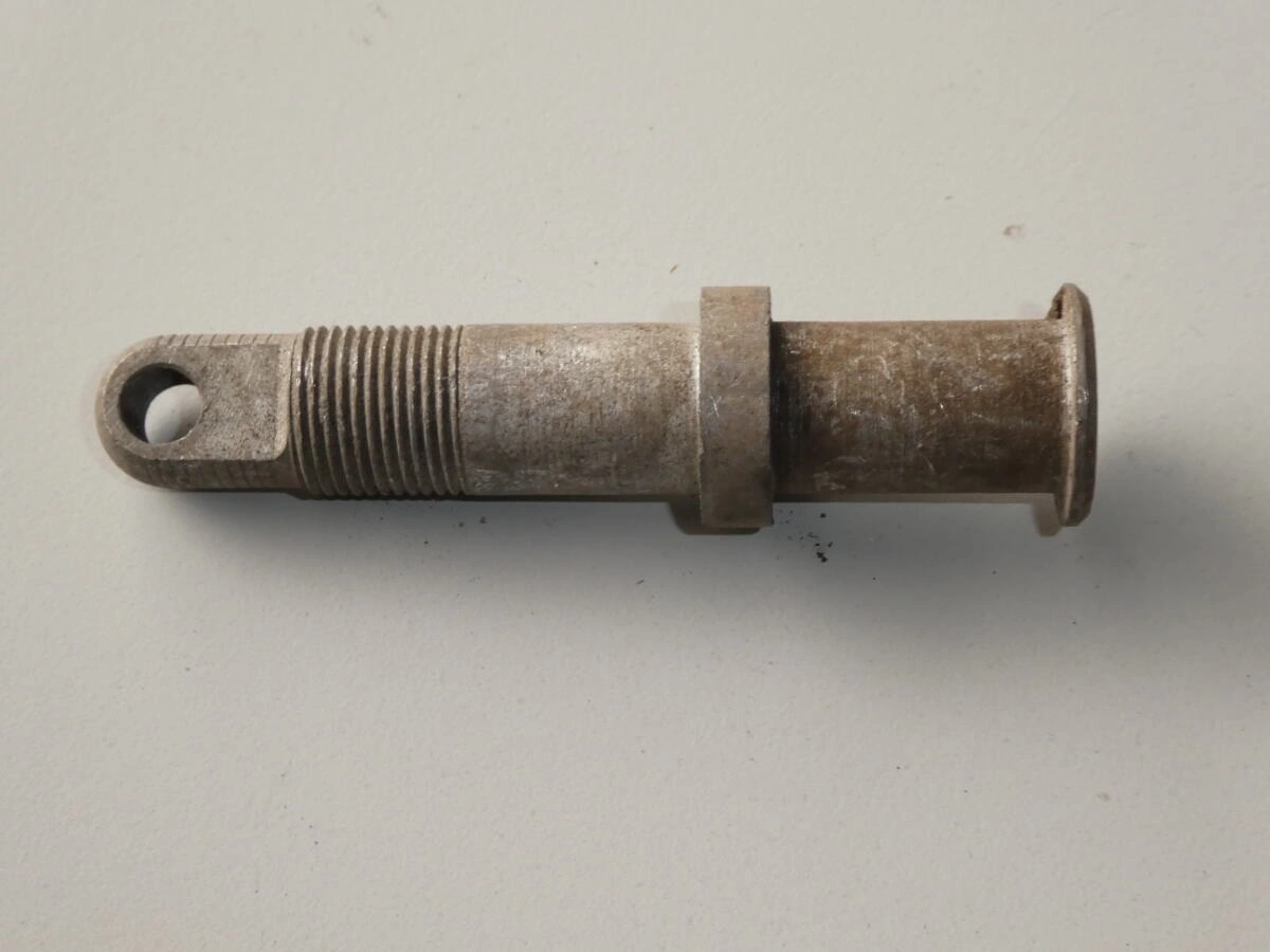 Front hub pivot pin BSA A50, A65 1966