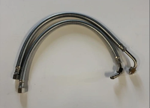 Flex oil feed pipes A7, A10 swinging-arm