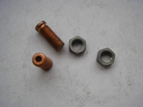 Valve adjusting stud/nut A7,A10,T120