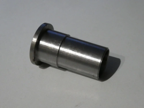 Spindle spacer 8